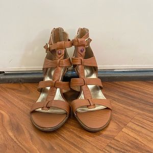 Tommy Hilfiger Tan Summer Wedge Sandals Size 8.5